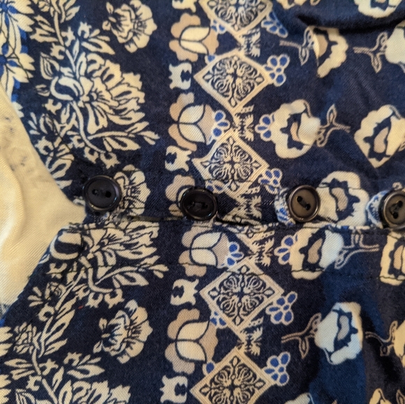 Long-sleeve Shorts Romper - Picture 2 of 4